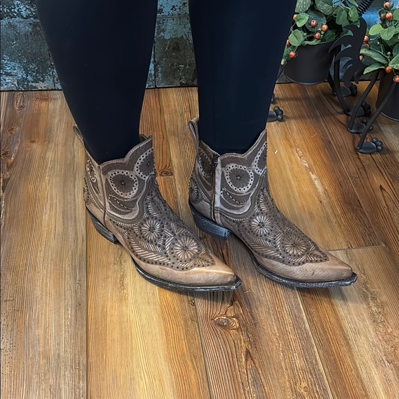 Old Gringo Valentine Dion Brown Tan Floral Beaded Ankle Boots Western 8 - Picture 2 of 15